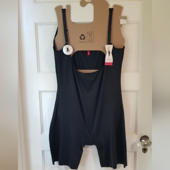 Spanx NWT Black Open Bust Suit with Adjustable Straps Size 2X - Picture 2 of 9